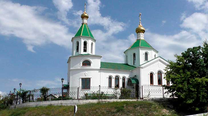  Храм Святой Ксении Петербургской в Абрау-Дюрсо.