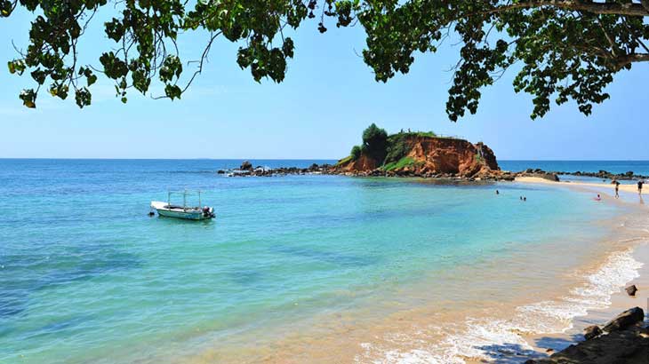 Пляж Мирисса на Шри-Ланке.