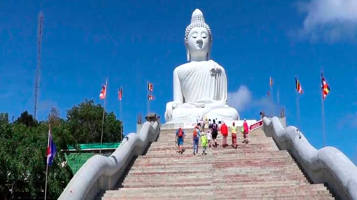  45-метровая статуя Большого Будды.